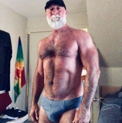 bearinbc:  woofather40:  Damn