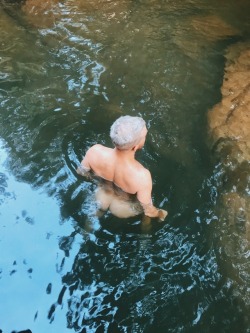 landytodd:  sun bathed naked twice in one week? Tennessee, you’re