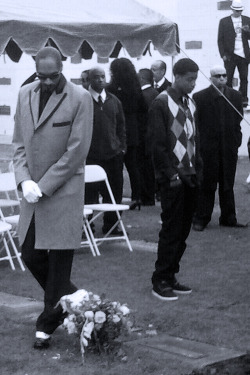 hip-hop-zombie:  Snoop at Nate Dogg’s funeral   Rip Nate Dogg