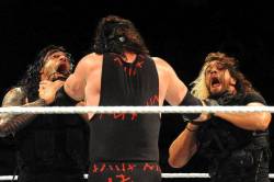 rwfan11:  Roman and Seth are hungry!…it’s feeding time! ….Kane