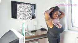 2busty:  Busty ebony Summer Lashay in Big Tits Tease - new scene