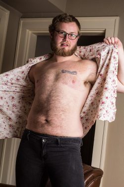 chancearmstrong:  Hello, I’m FTM porn performer Chance Armstrong.