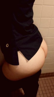 workflash:  When there’s too much booty to keep in your scrubs***************************************
