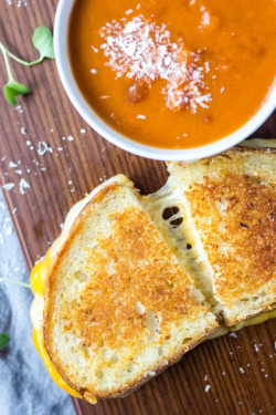 verticalfood:4 Cheese Garlic Grilled Cheese