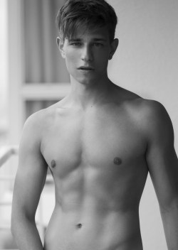 sean-clancy:  Tobias Hinchely by Nino Yap 