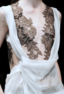 whore-for-couture:  highqualityfashion:  Alberta Ferretti SS