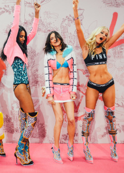 models-of-vs:  Backstage at the 2014 Victoria’s Secret Fashion