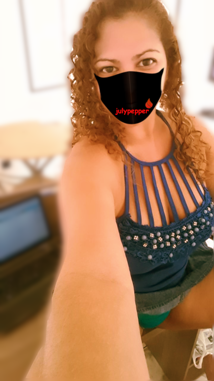 julypepper:  Hi dears.. Working like that with that outfit. I