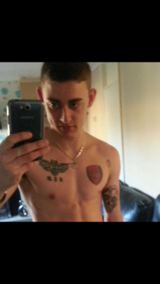 exposedstraight:  Tom 