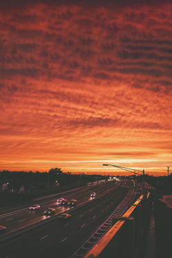 avenuesofinspiration:  Sunset Drive | Photographer © | AOI