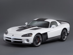 trail-rated:  fuckyeahconceptcarz:  2006 Dodge Viper Diamondback