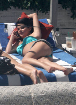 leakedcelebrityphotos2015:    Selena Gomez leaked Pics   
