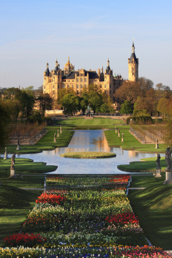 travelingcolors:  Schwerin Castle | Germany (by Harald Hoyer)