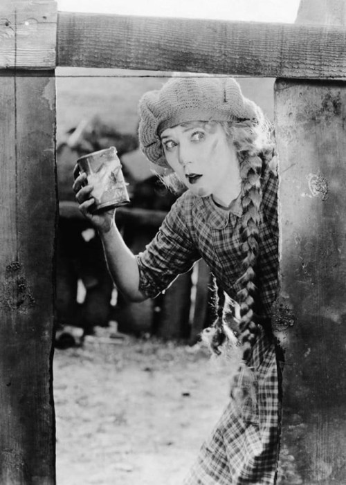 Mary Pickfordhttps://painted-face.com/