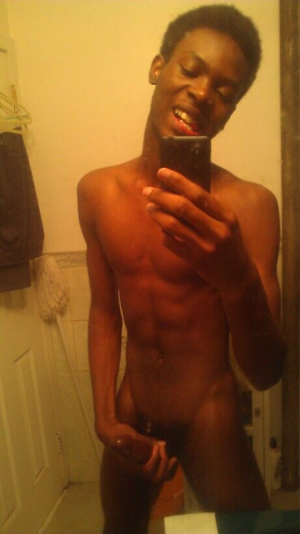 chocobussy:  SexyðŸ”¥ðŸ”¥ðŸ˜ðŸ˜âœ‹  Please follow:1.http://nudeselfshots-blackmen.tumblr.com/2.http://gayhornythingz.tumblr.com/3.http://nudeselfshotsofmen.tumblr.com/