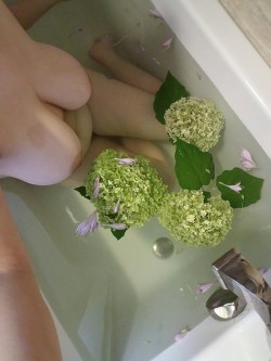 bangsaturn:  morning flower bath  they/he pronouns