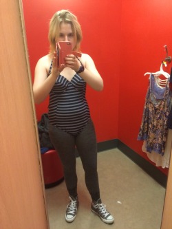 snartsnartsnart:  target dressing room featuring my gray leggings