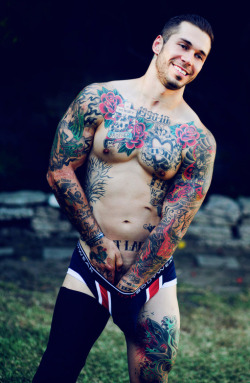 keithpence:  actually the hottest: Alex Minsky! 