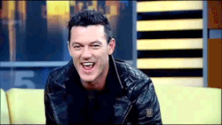 sweetnitina:  I am done with you Luke!!! #LukeEvans Shows his