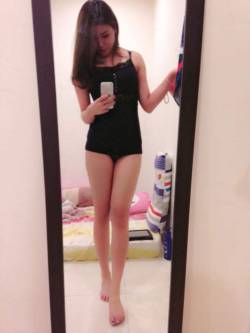 sgxmei:  Sexy sg xmms! Nice legs and nice body! 💕👍👌✌✋