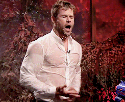  Water War with Chris Hemsworth on “The Tonight Show Starring