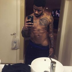 lamarworld1:  Sage The Gemini bulge & booty