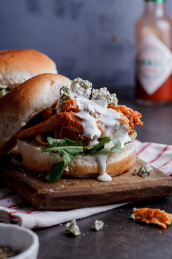 foodiebliss:  Buffalo Chicken Sliders With Blue Cheese SauceSource: