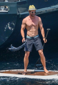 manculture:  Chris Hemsworth