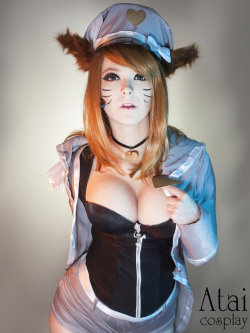 hotcosplaychicks:  Popstar Ahri from League of Legends cosplay