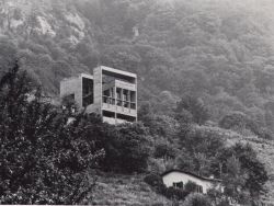 germanpostwarmodern:  House (1970-71) in Cugnasco, Switzerland,