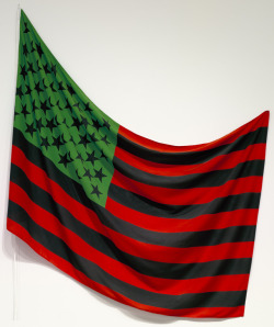 withfoodinmind:  David Hammons. African American Flag, 1990.