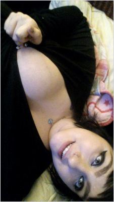 whatwoahhnsfw:  Happy valentines day!