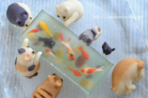 fumetsushinju:  mayahan:  Adorable Cat-Themed Desserts  No way, I could never eat those cats; they’re too cute for words! 