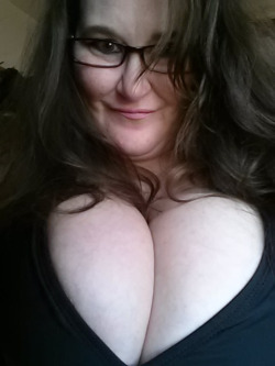 wickedlywenchy:  New to some of you :-)