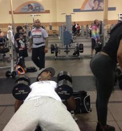 thetallblacknerd:  fitnessisfitforme:  lift-it:  can’t breathe