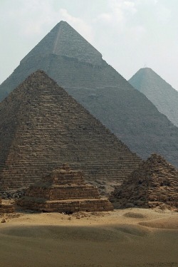thehereticpharaoh:  Pyramids of Giza 