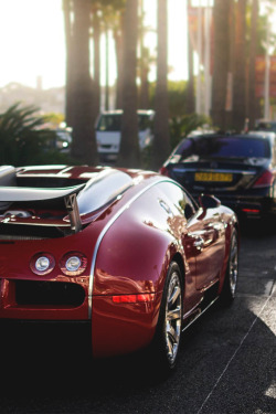 italian-luxury:  Bugatti Veyron | Italian-Luxury | Instagram