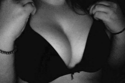 shhitcanbeoursecret:  b&w boobs 👀