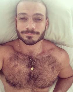 beardburnme:  “Good morning guys… Bom dia… 😴😋 #morning