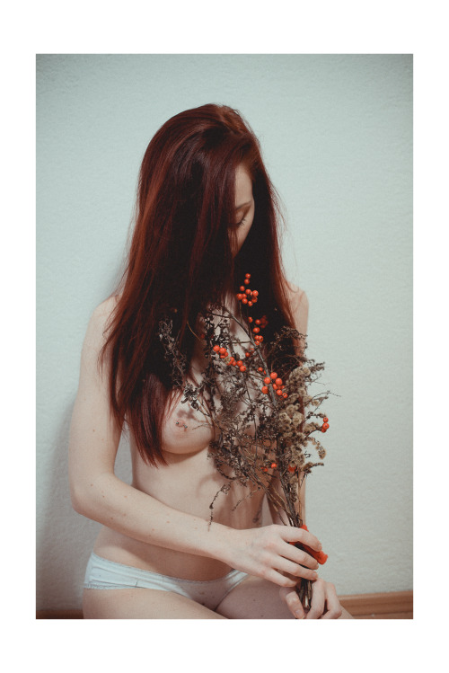 hellfritz-fotografie:  model | https://www.facebook.com/juliacrdsmodelphoto | Â https://www.facebook.com/Hellfritz-Fotografie-196063940580682/  â¤ï¸