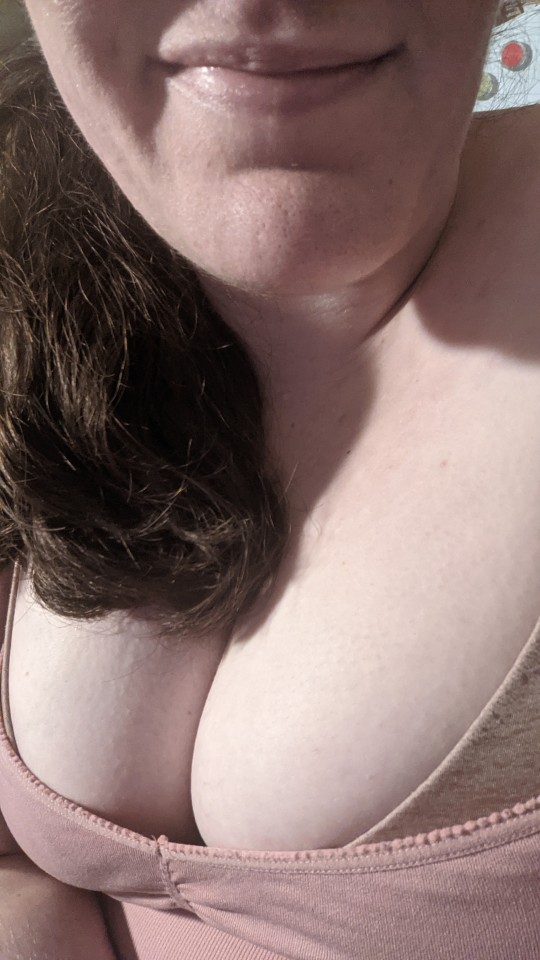 kinkypolycuddlers:Does Molly cleavage make the Sunday sads go