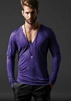 Andre Hamann looks great in purple