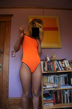 send-me-n00ds:  orange 