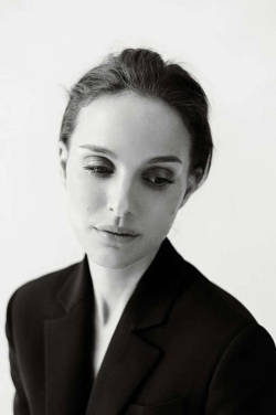 vilanella:  Natalie Portman  by Max Farago   for  M le magazine
