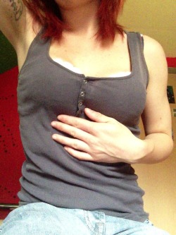 joiedumariage:  sexayjulay:  I’m just bored and horny! :P 