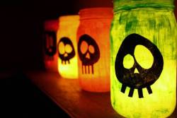 huesitititos:  Spirited luminaries brighten up Halloween (or