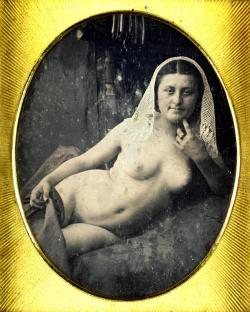 chubachus:  Daguerreotype portrait of a nude woman, c. 1850.