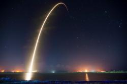 canadian-space-agency:  Falcon 9 lifts off from LC-40 at Cape