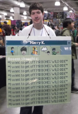 homewreckingwhore:  Someone did it, someone cosplayed Mr. Bones’