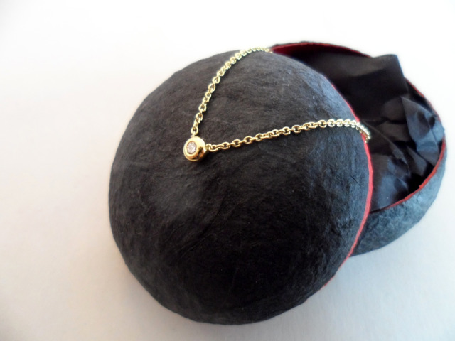 collier in gold mit brillant als solitar